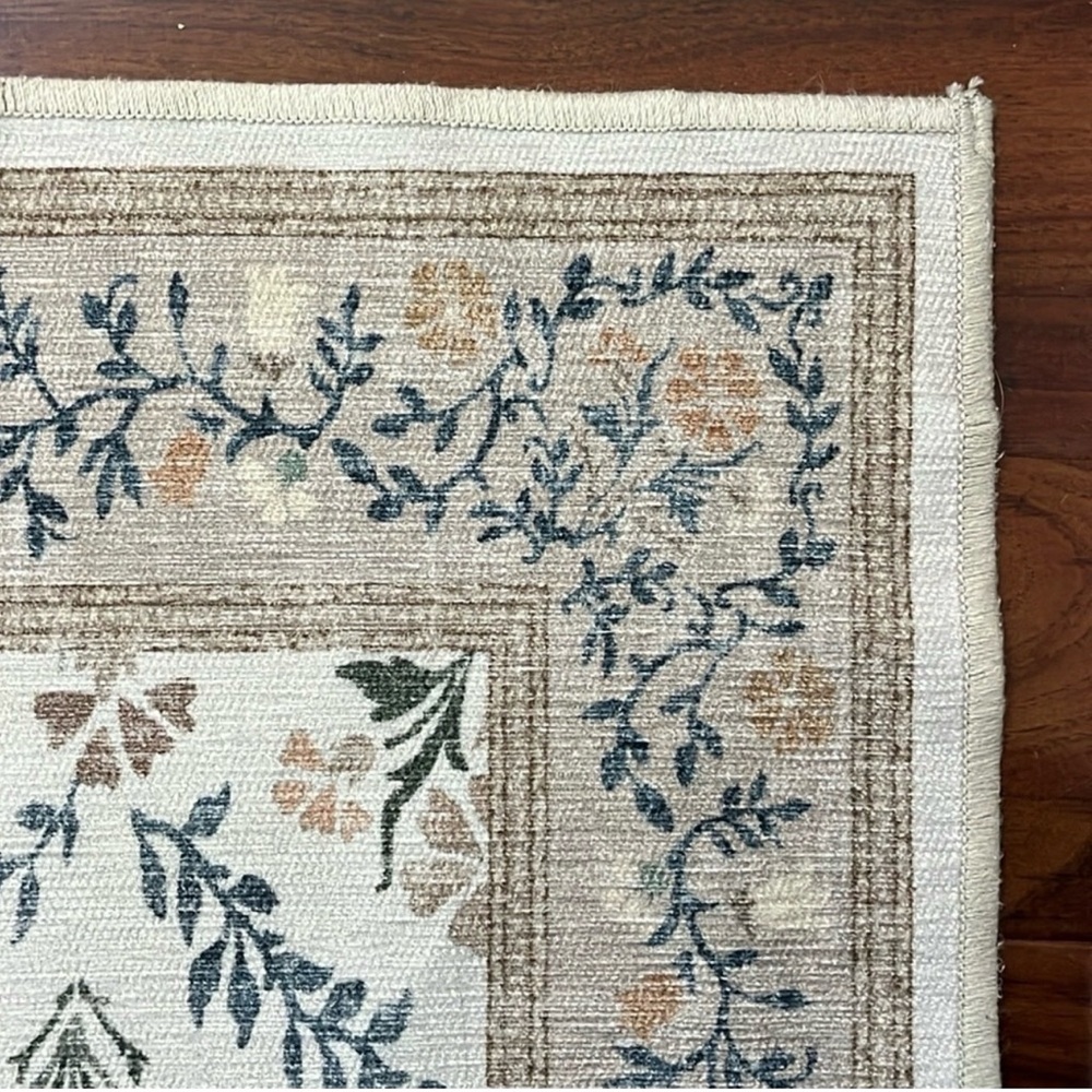 5x7 Ruggable Area Rug - Picture 4 of 6
